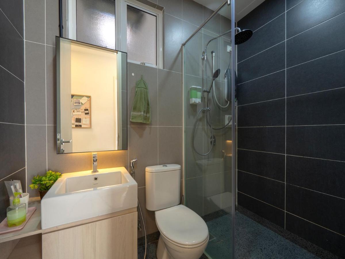 Seaview Condo Near Rf Mall, Food Court & Free Netflix Johor Bahru Exterior foto